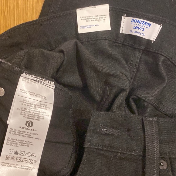 Levi jeans athletic fit 30x32 new with tags NWT - Picture 3 of 3